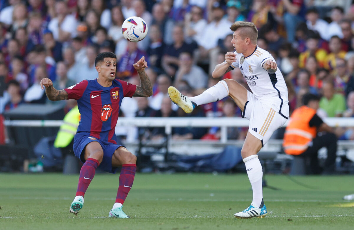 Toni Kroos a João Cancelo (zdroj: realmadrid.com)