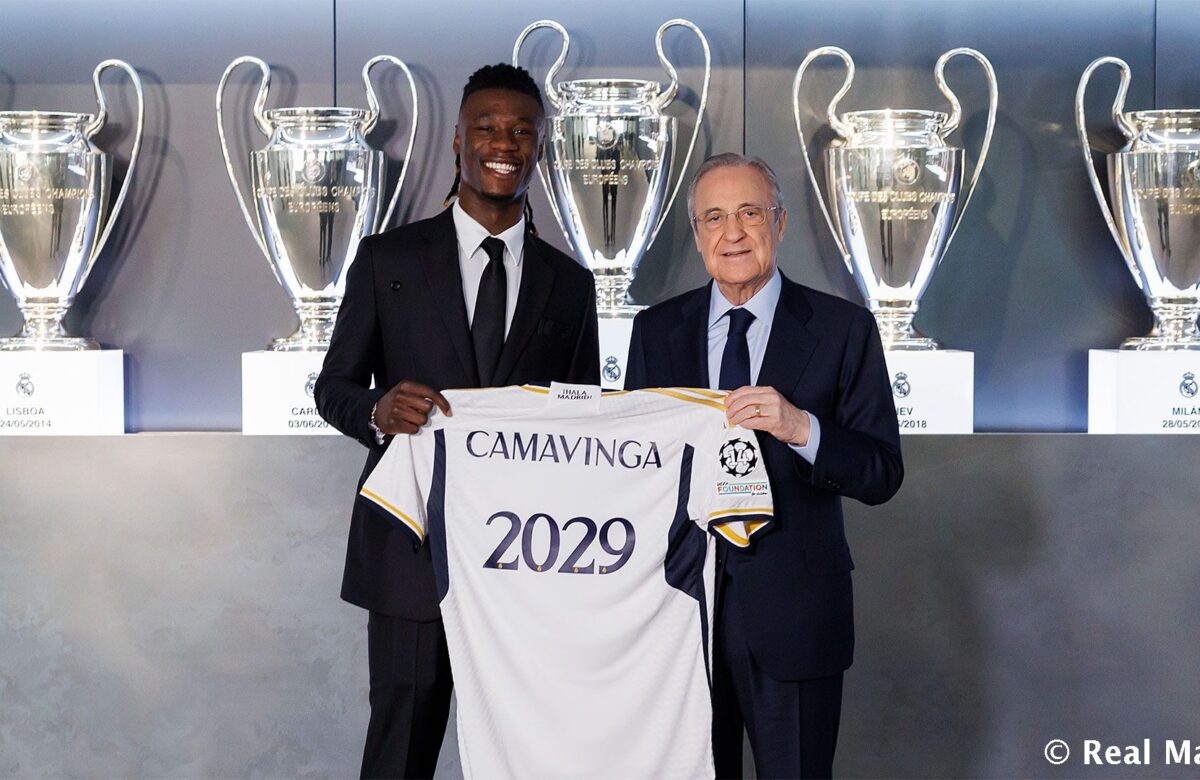 Chelsea s Liverpoolem se zapojují do boje o Camavingu. Juventus stojí o Rüdigera