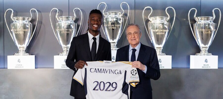 Chelsea s Liverpoolem se zapojují do boje o Camavingu. Juventus stojí o Rüdigera