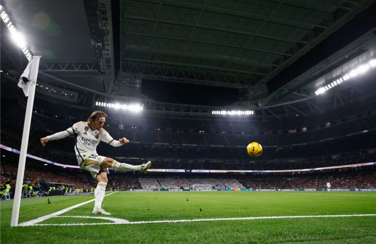 Luka Modrić na Bernabéu se zavřenou střechou (zdroj: realmadrid.com)