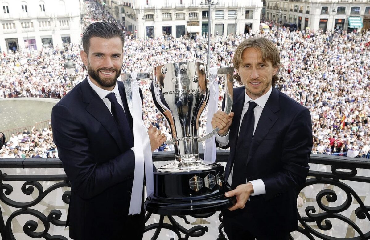 Nacho a Luka Modrić s pohárem pro mistra ligy