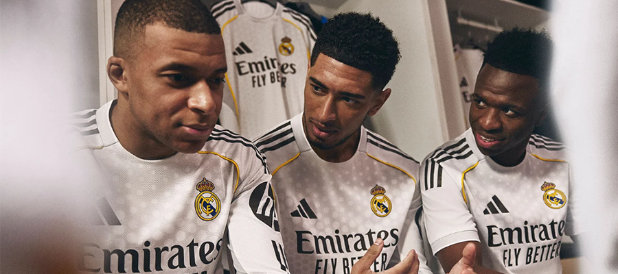 Čistý Real Madrid. Čistý fotbal. Klub odprezentoval domácí dresy na sezónu 2025/26