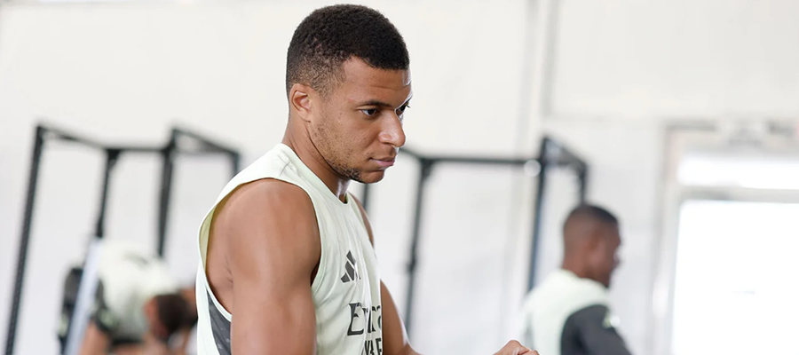 Kylian Mbappé ztratil čtyři až pět kilogramů hmotnosti, odhaduje lékařský tým Realu Madrid
