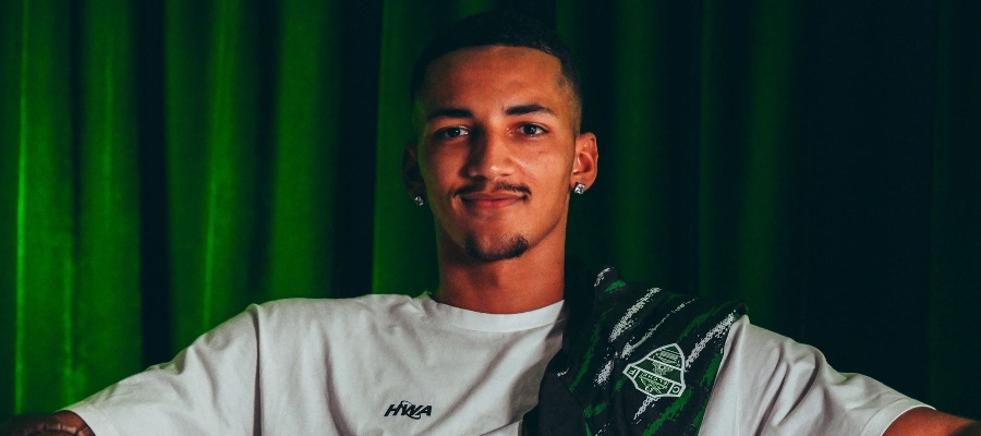 Oficiálně: Álvaro Rodríguez přestupuje k nováčkovi La Ligy. V Elche podepsal na čtyři roky
