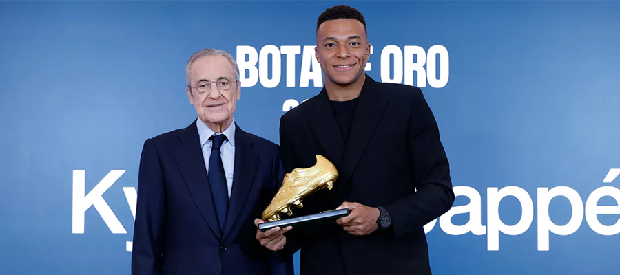 Kylian Mbappé převzal Zlatou kopačku [VIDEO]