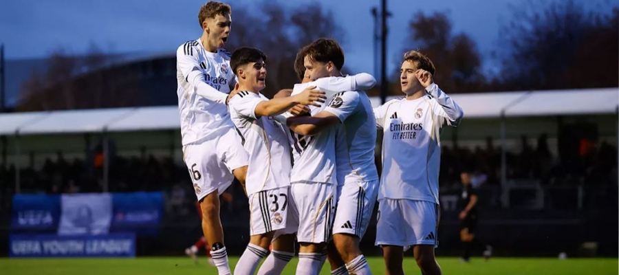 Juvenil A rozdrtil Liverpool a udržel stoprocentní bilanci v Youth League