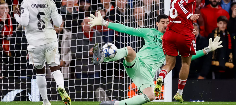 Postřehy z prohry na Anfieldu: A pak někdo řekne, že Courtois není nejlepší