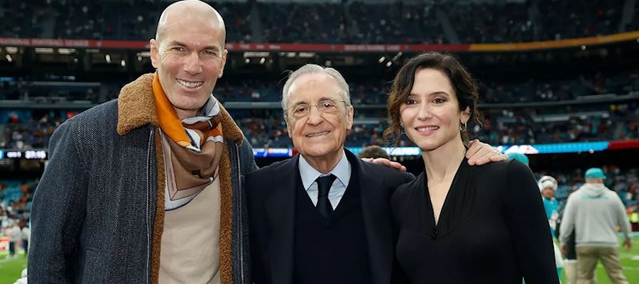 Florentino Pérez přijal hosty a celebrity na utkání NFL [VIDEO]