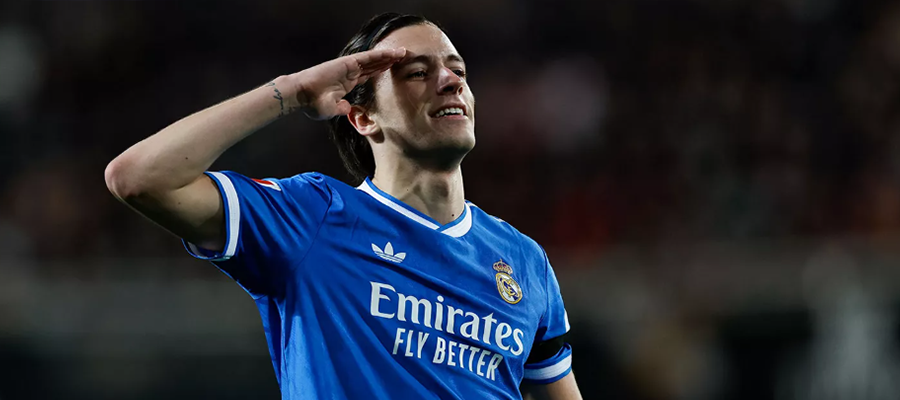 Postřehy z Mestally: Pokušení nasazovat Camavingu na levém beku musí skončit