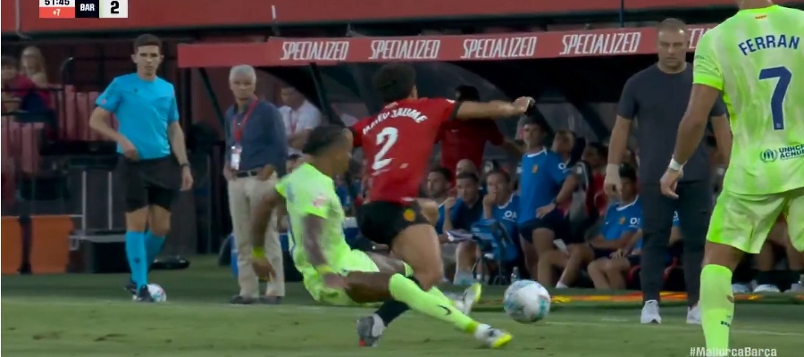 RMTV: Proč zákrok Raphinhy podle tohoto rozhodčího není na červenou kartu, zatímco Valverdeho už ano? [VIDEO]