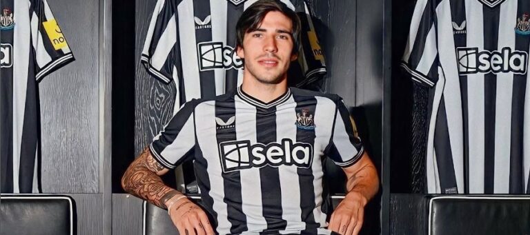 Real Madrid sledoval 25letého záložníka během zápasu Newcastle United – Manchester City