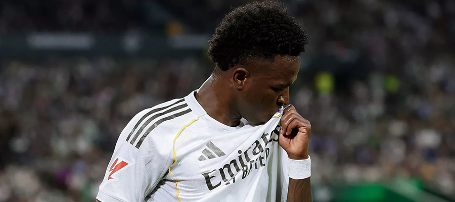 Postřehy ze Sevilly: Viniho silný vzkaz, zatímco titul mizí v dálce a legenda spěje k nedůstojnému konci