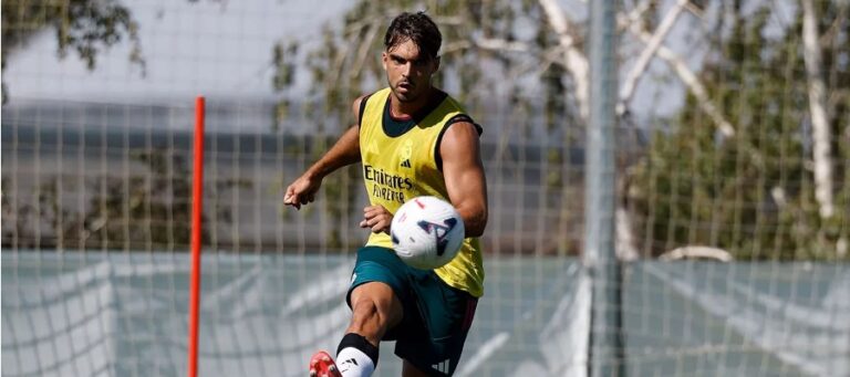 Obránce Realu Madrid už není proti letnímu odchodu, agent sonduje nabídky