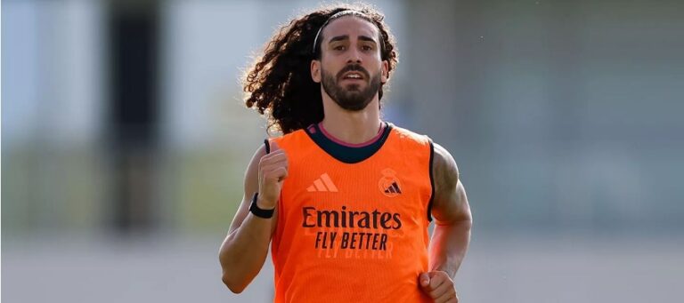 Cucurella přichází ukončit debatu o „trojce“