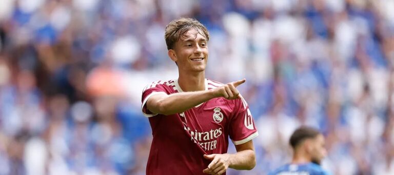 Huijsen: Mourinho od nás opravdu hodně vyžaduje a je to pro nás dobře