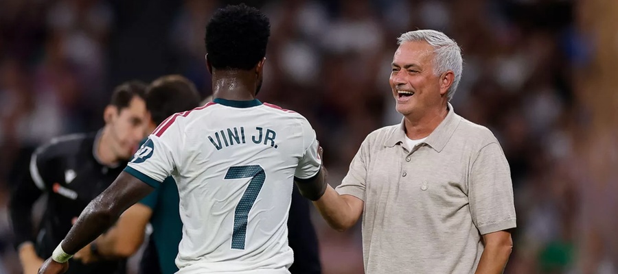Mourinho: Ozýval se pískot, protože lidé chtějí Real Madrid, který soupeře drtí, drtí a znovu drtí