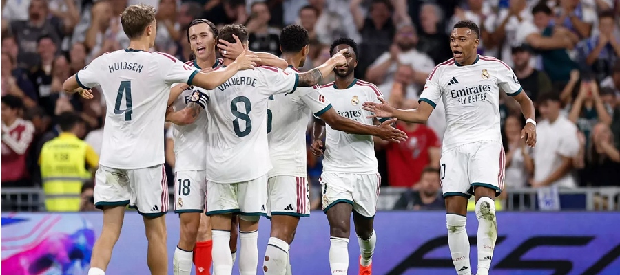 Mourinho rozjíždí své „BMV“. Bellingham, Mbappé a Vinícius zdemolovali Real Sociedad