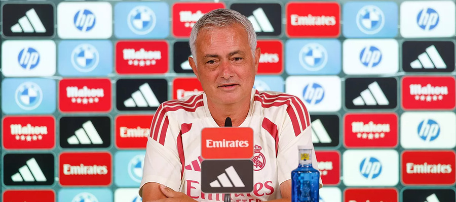 Mourinho: Nemůže to fungovat tak, že někteří brání a ostatní jen čekají na míč