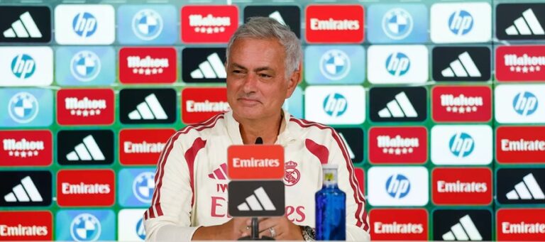 Mourinho: Španělským rozhodčím věřím. Nemyslím si, že by někdo chodil na hřiště jako „Negreirův kamarád“