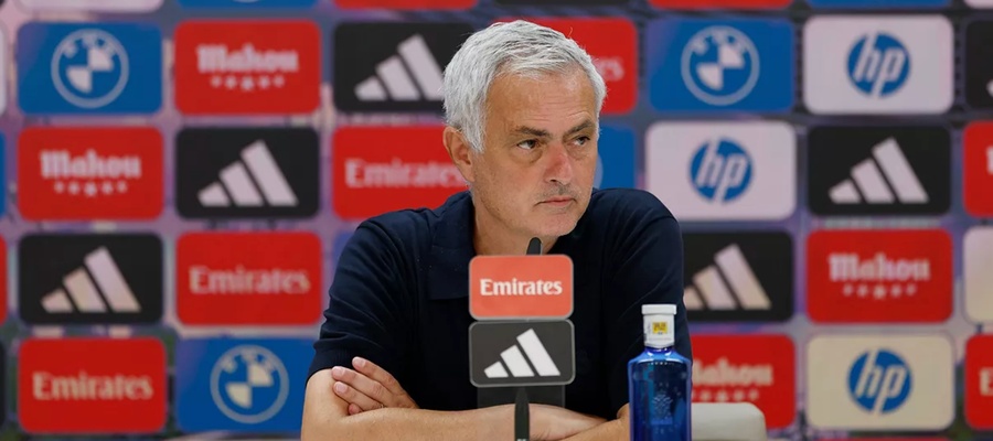 Mourinho: Chtěli jsme udeřit hned od začátku a rychle rozhodnout