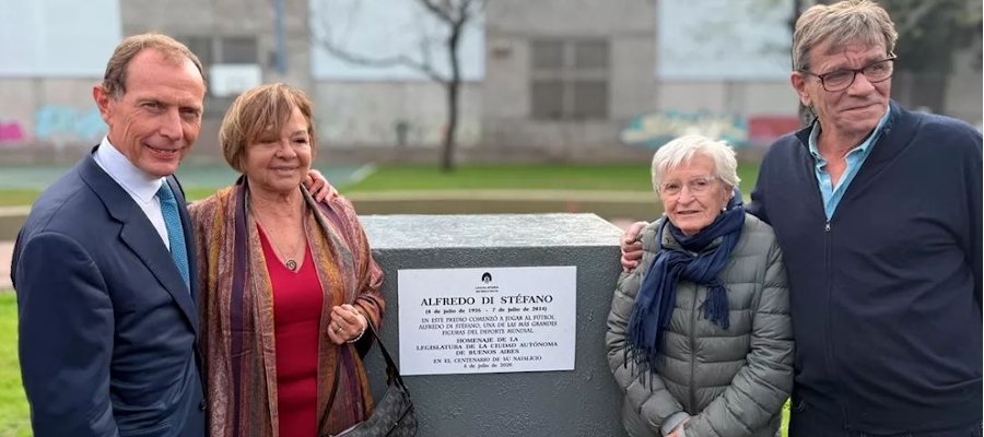 Odhalení pamětní desky na počest Di Stéfana