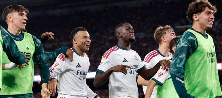 Postřehy z Barcelony: Starý Mourinho znovu nahání Camp Nou strach